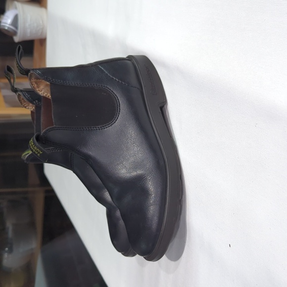 Blundstone Chelsea Boots - Picture 4 of 9